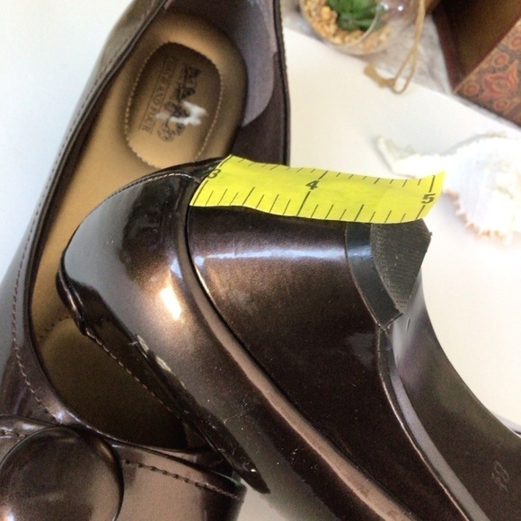 Coach Wedge Closed Toes Shoes - Picture 8 of 8